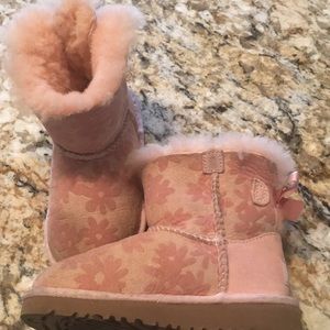 Girls uggs - size 9 Pink